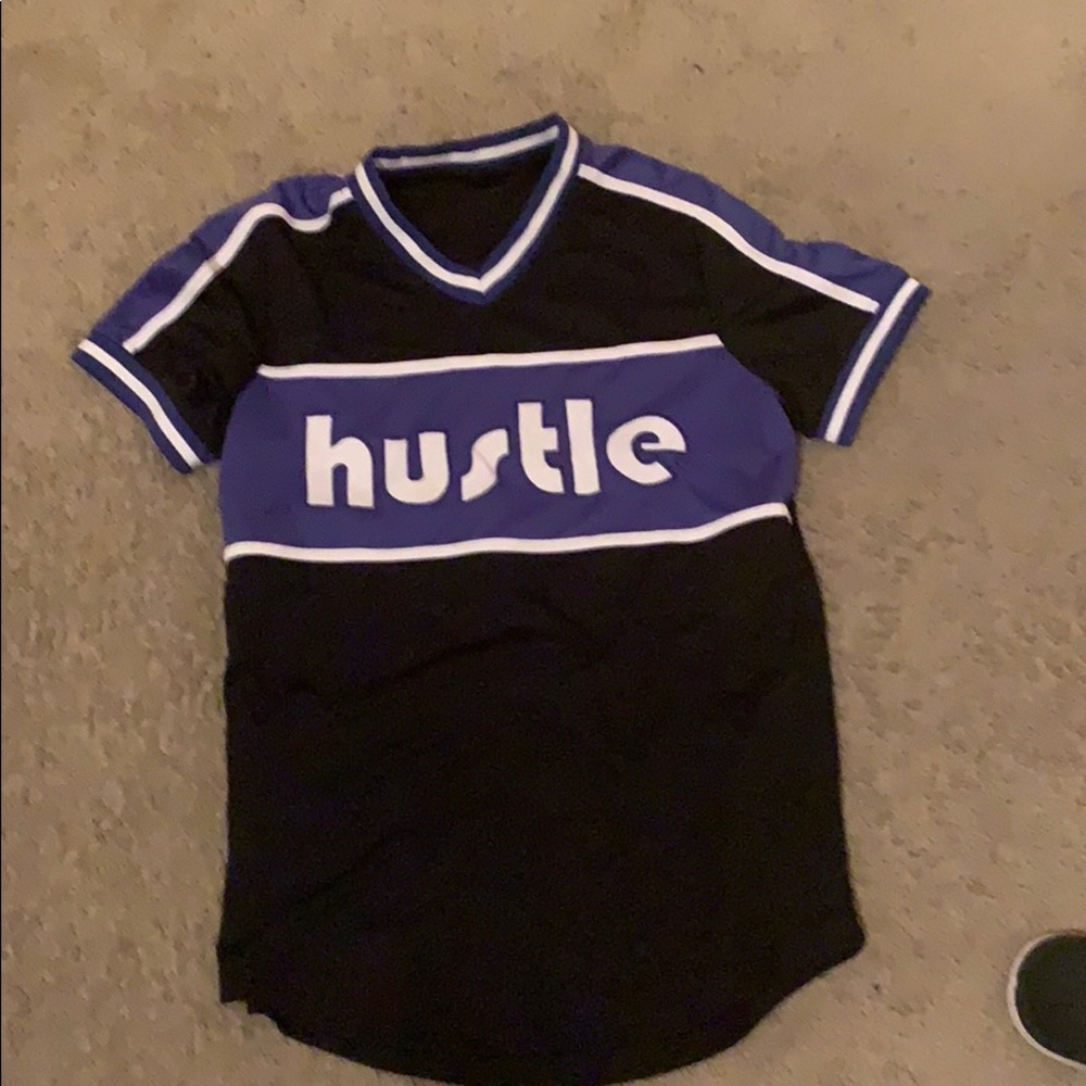 nice hustle shirt i never got the chance to wear🙃